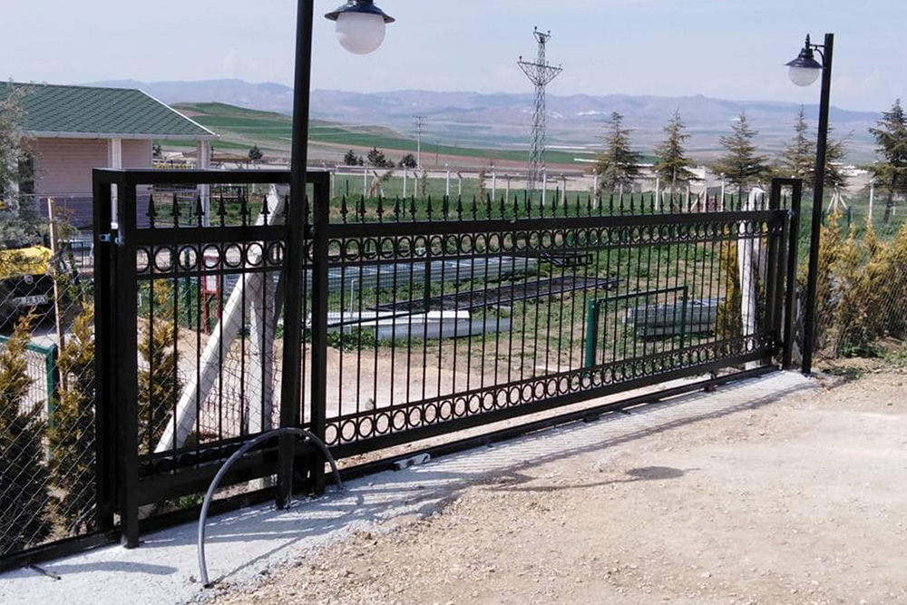 çankaya demir garaj kapısı